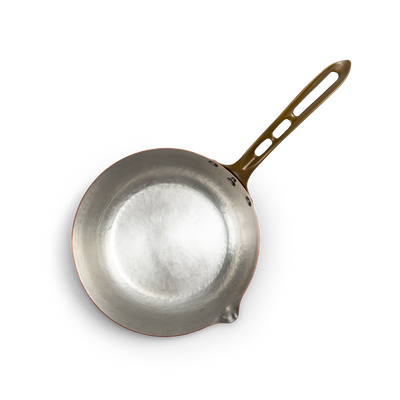 One-handed pan with spout - 1.8 quarts