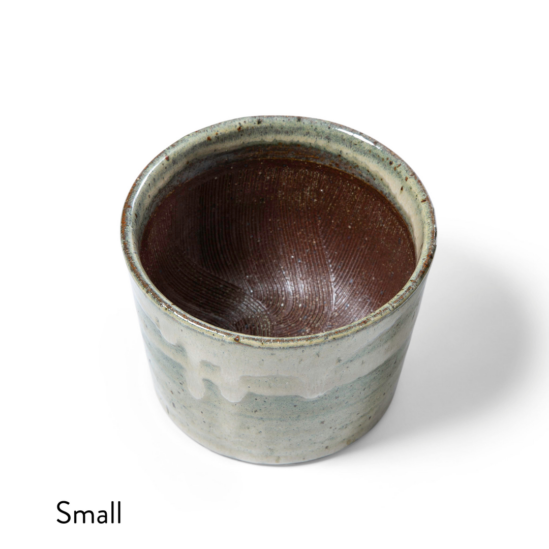 Small izai Dougu Suribachi alone on a white background