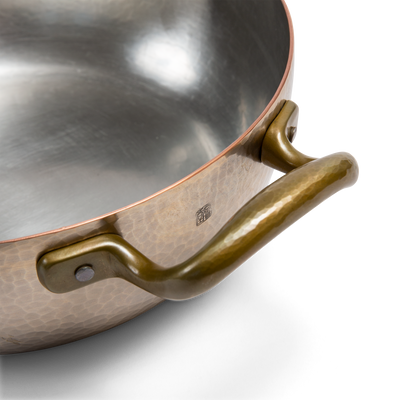 Two-handed pot with spout - 3.6 quarts