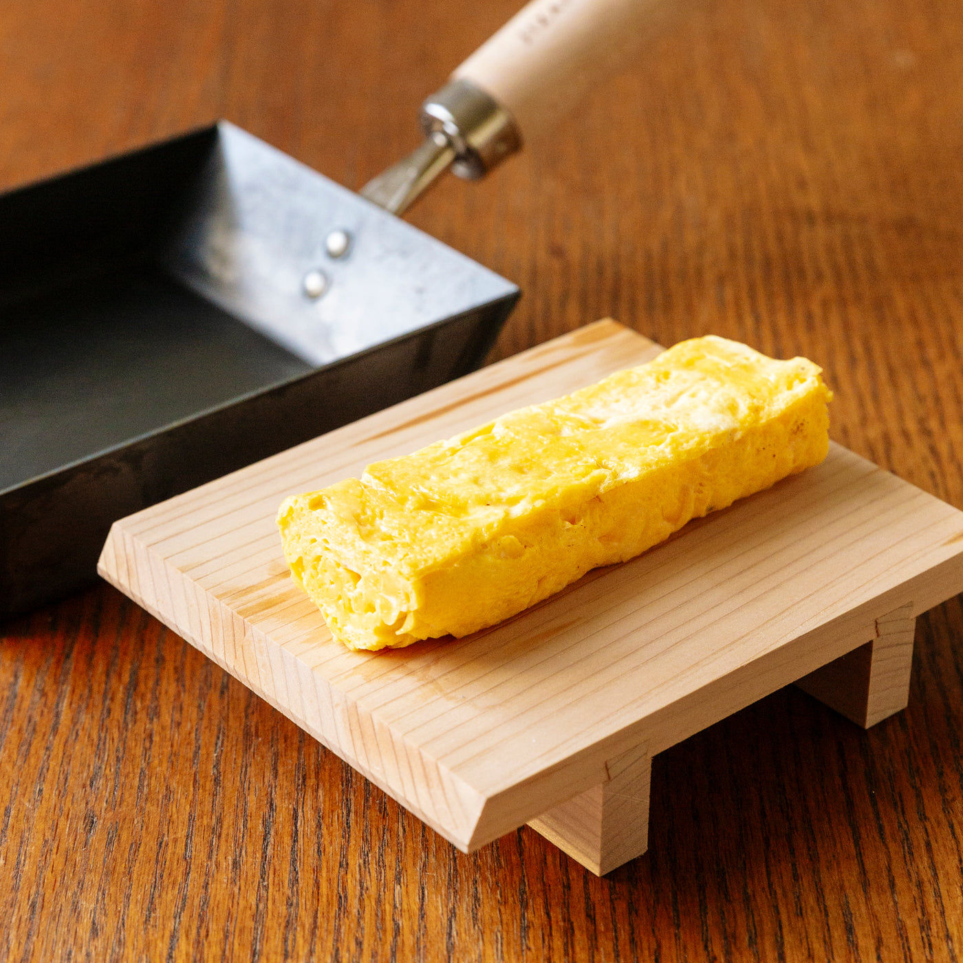 Iron Tamagoyaki Pan with Wooden Lid